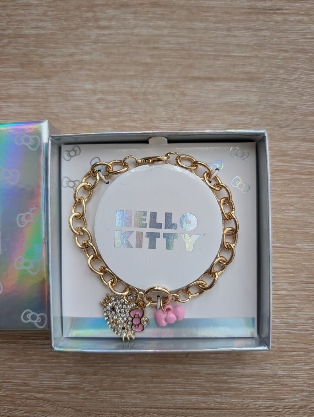 Sanrio Hello Kitty Gold Tone Charm Bracelet Rhinestone Crystal Pink Bow Gift Box
